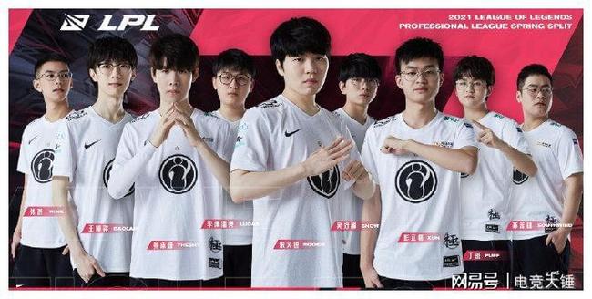 更为年轻一 更为年轻一