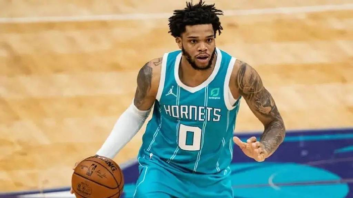 膝盖向裁判 膝盖向裁判