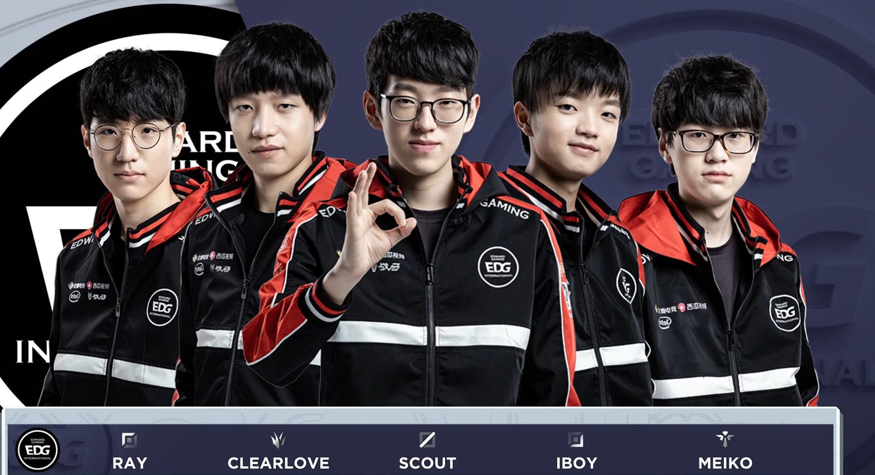 篮球赛场上 篮球赛场上